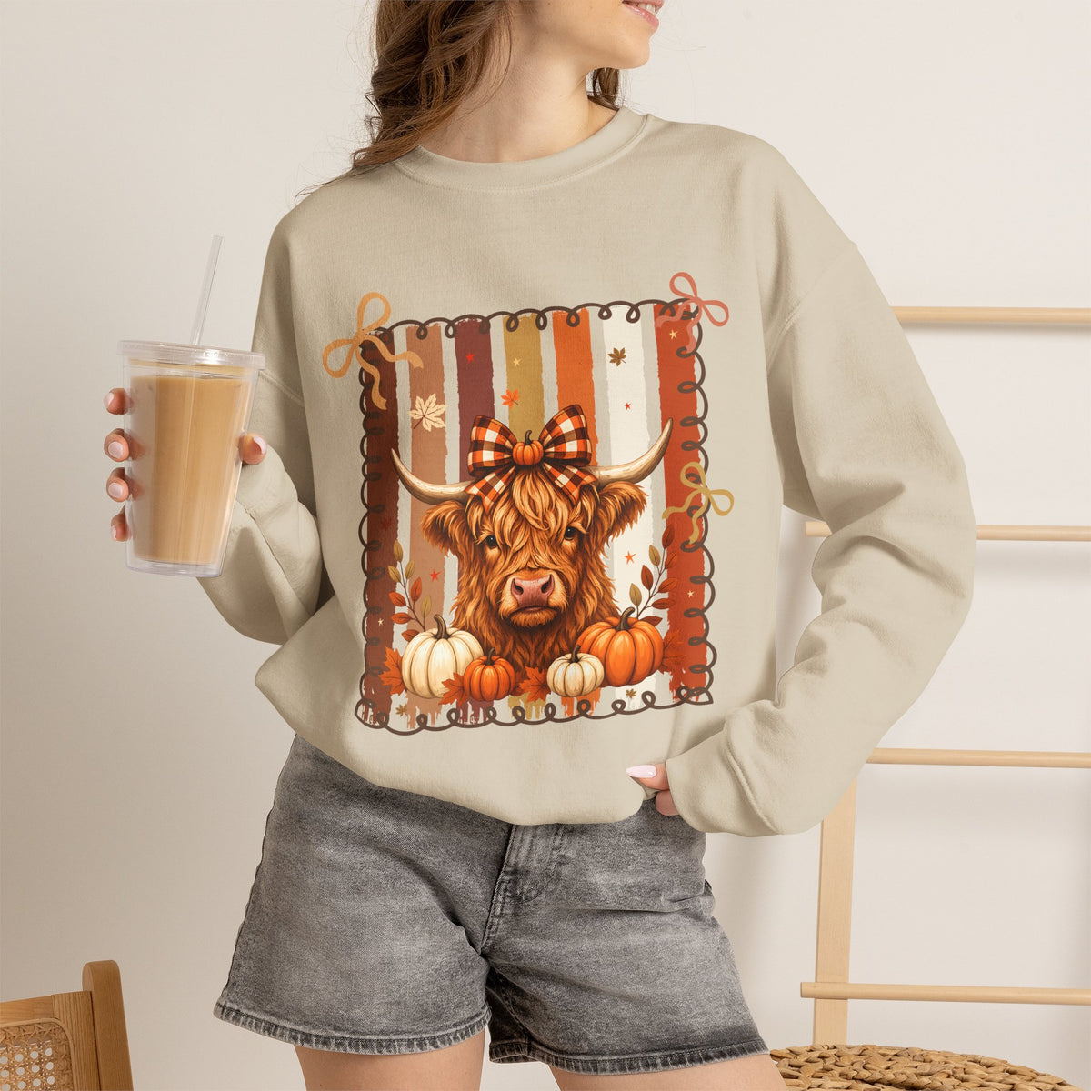Autumn Highland Cow Sweatshirt – Pumpkin Patch Cozy Fall Crewneck